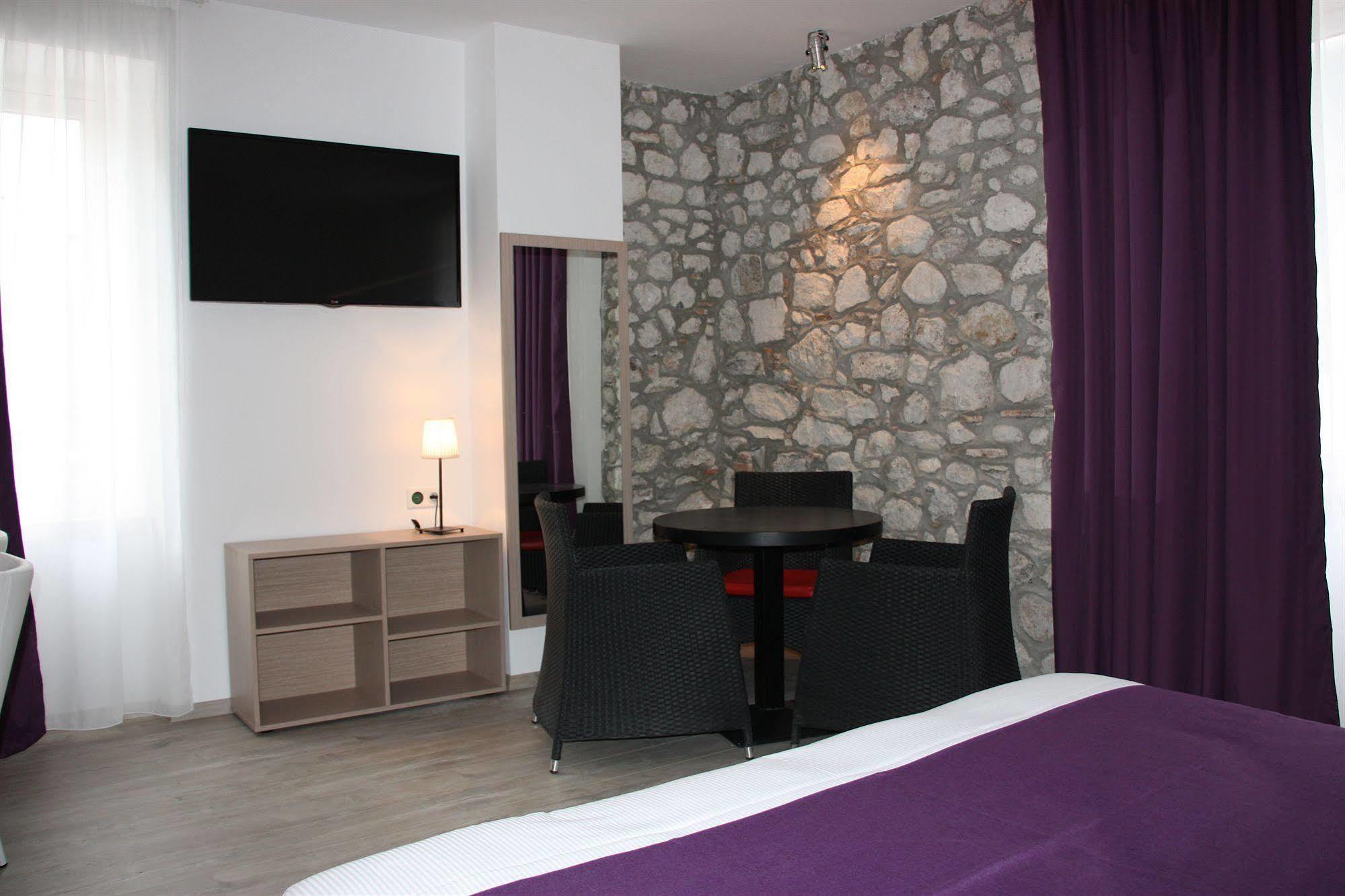 Hotel Terranostra Tarascon-sur-Ariège Εξωτερικό φωτογραφία